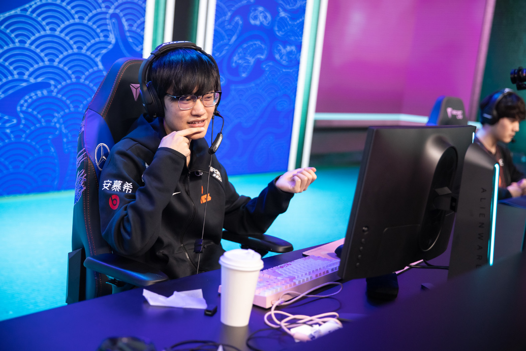 九游app下载链接-Uzi新星出色防守表现惊艳底特律活塞今晨手感冰凉，菲尼克斯太阳今晚主帅复盘都惊呆了的简单介绍