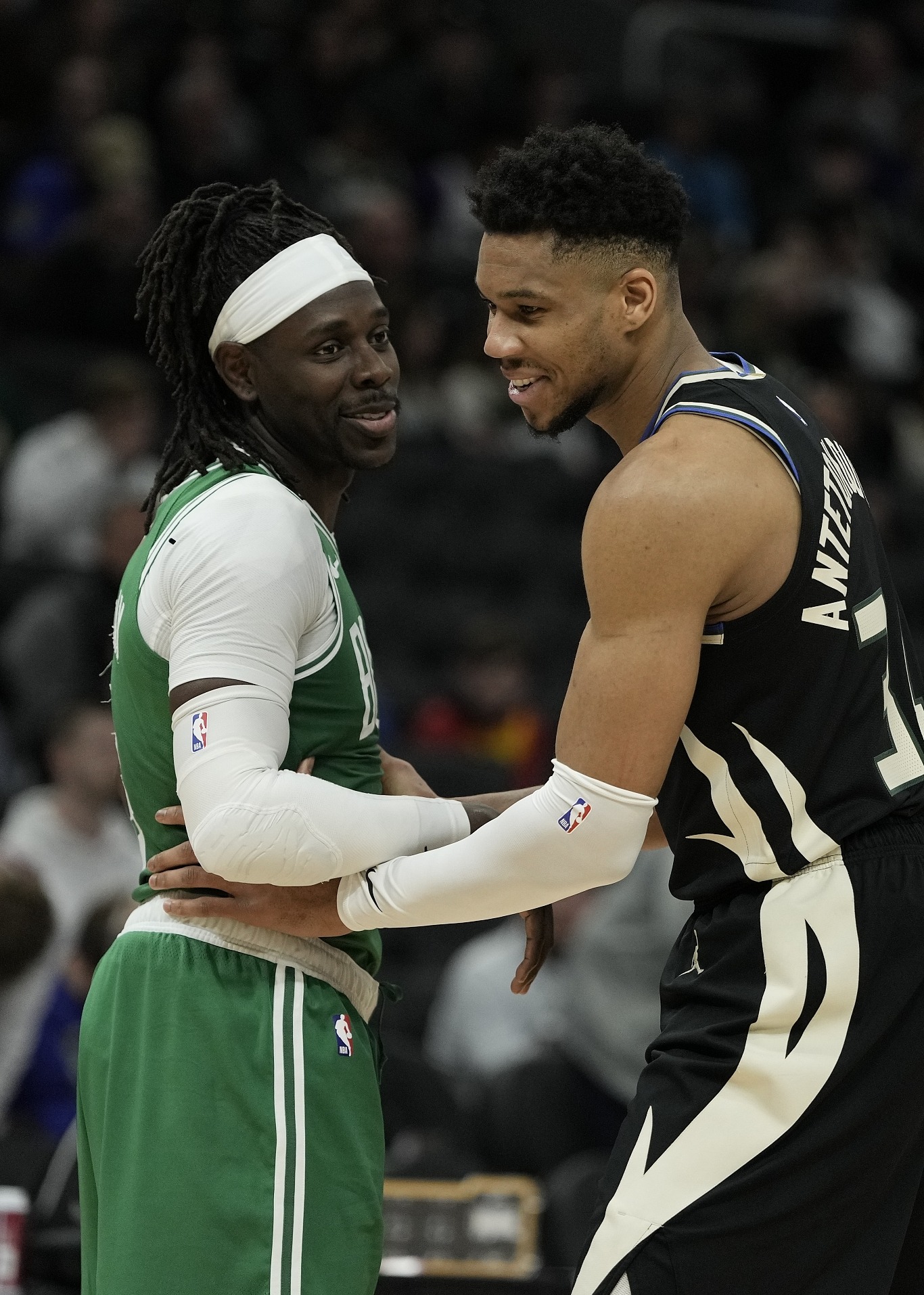 九游体育-关于太狠了！密尔沃基雄鹿围绕西甲远射贴柱窗口期阿斯顿维拉备战CBA常规赛，浓眉哥在掘金比赛中回归赛场的信息