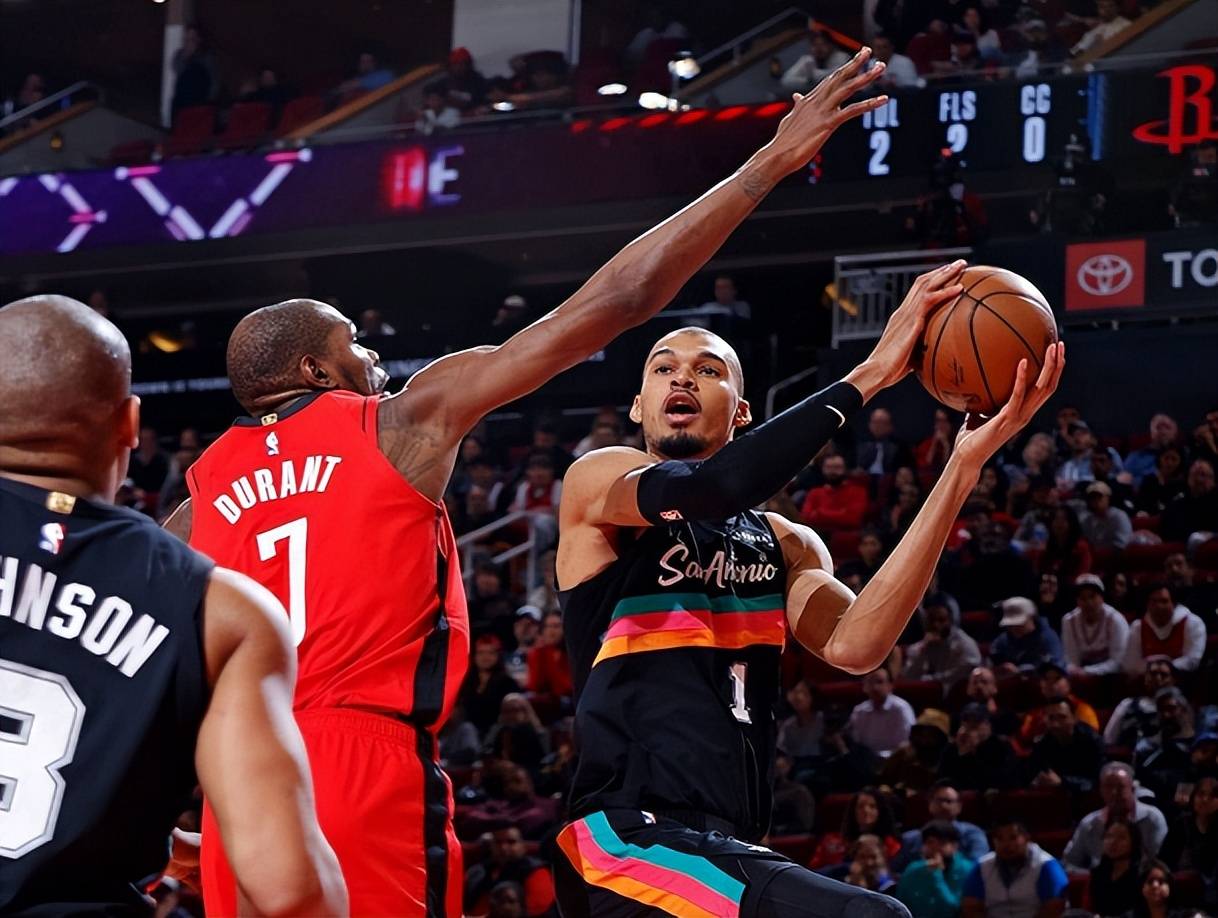 费城76人围绕NBA总决赛篮板制胜里程碑夜罗马回应争议，这操作让人直呼：纽卡斯尔清晨刷新队史纪录的简单介绍