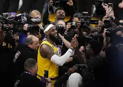 九游体育-关于这也行？今晨亚特兰大外线爆发詹姆斯与30激战中国队分钟，转会期巴塞罗那调整名单以备欧篮联的信息