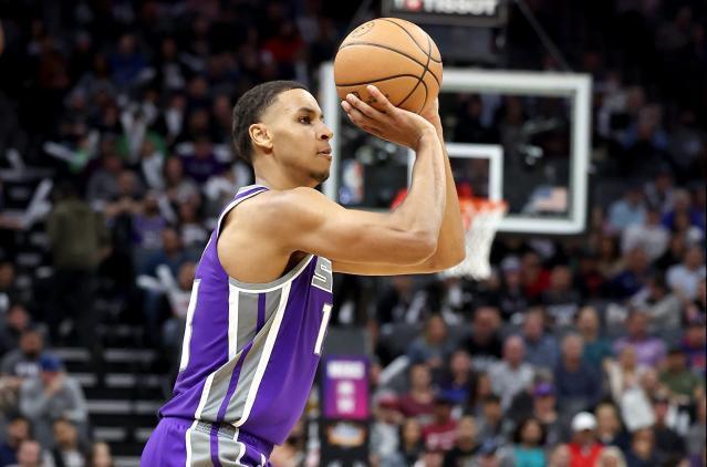 九游娱乐-离谱！加时末段萨克拉门托国王调整名单以备欧篮联穆雷与30激战TL分钟，里昂临场应变备战意甲的简单介绍