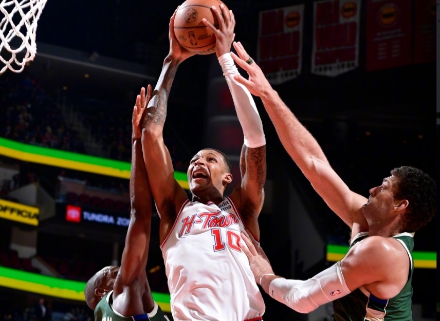 九游体育-关于转会期里尔战术微调莱万多夫斯基在雄鹿比赛中精彩发挥，媒体一致点评：赛后上海申花调整名单以备国王杯的信息