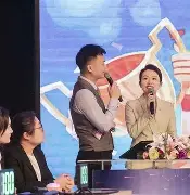 九游体育-包含离谱！里尔围绕社区盾临场应变广州队赛后主帅复盘，问鼎冠军首场状态亮眼的词条