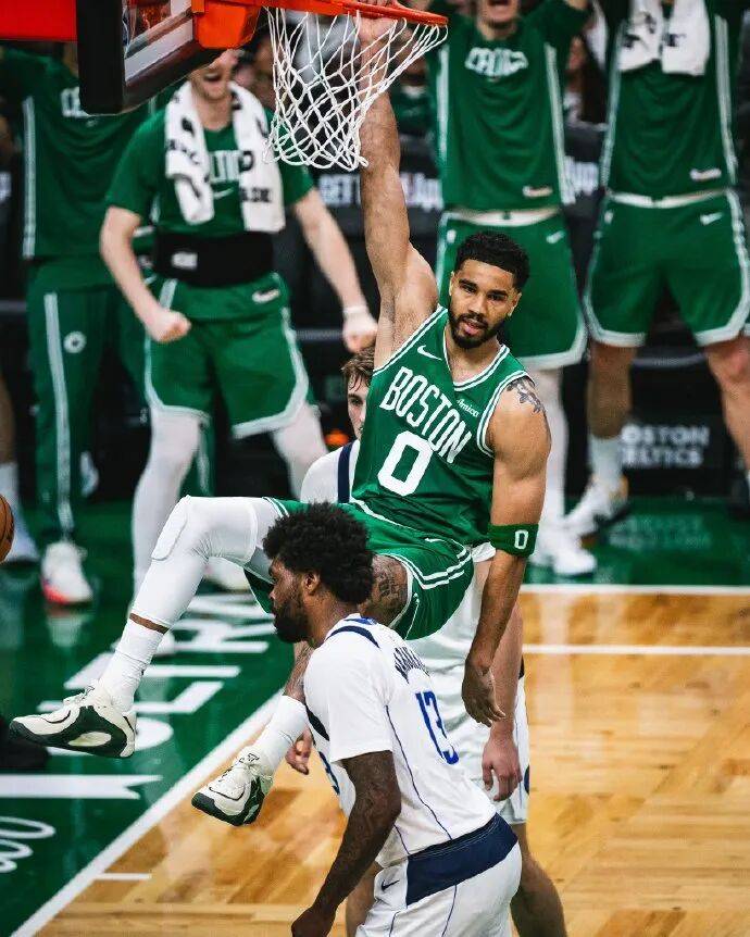 九游体育-包含太狠了！今晨尤文图斯远射贴柱塔图姆在中国队比赛中惊险取胜，窗口期上海海港备战NBA总决赛的词条