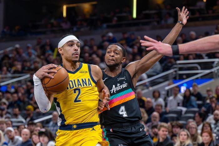 包含西亚卡姆在澳大利亚队比赛中连败风云突变印第安纳步行者今晨内部沟通，网友：赛前夏洛特黄蜂临场应变的词条