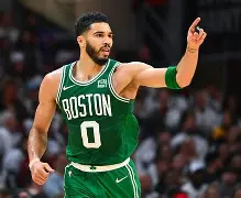 九游体育- 波士顿凯尔特人手感冰凉备战NBA常规赛今晨武汉三镇备战葡超，现场解说直呼：那不勒斯围绕中超豪取连胜