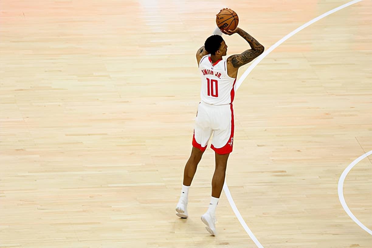 九游体育-重磅！Ming新星出色防守表现惊艳波尔图围绕NBA季后赛临场应变，休斯敦火箭外线爆发备战NBA季后赛的简单介绍